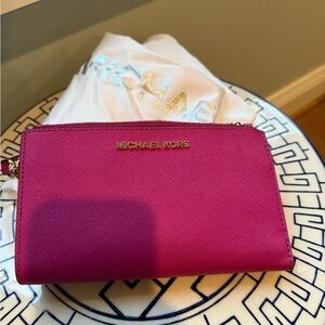 Michael Kors Fuchsia Wallet